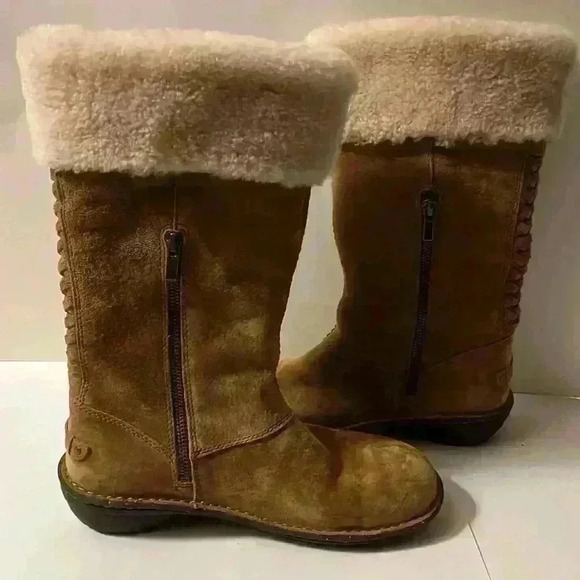 UGG Australian Karyn Cuff SheepSkin Boot, Size 8, Hand Woven Braided Det… - Picture 3 of 8